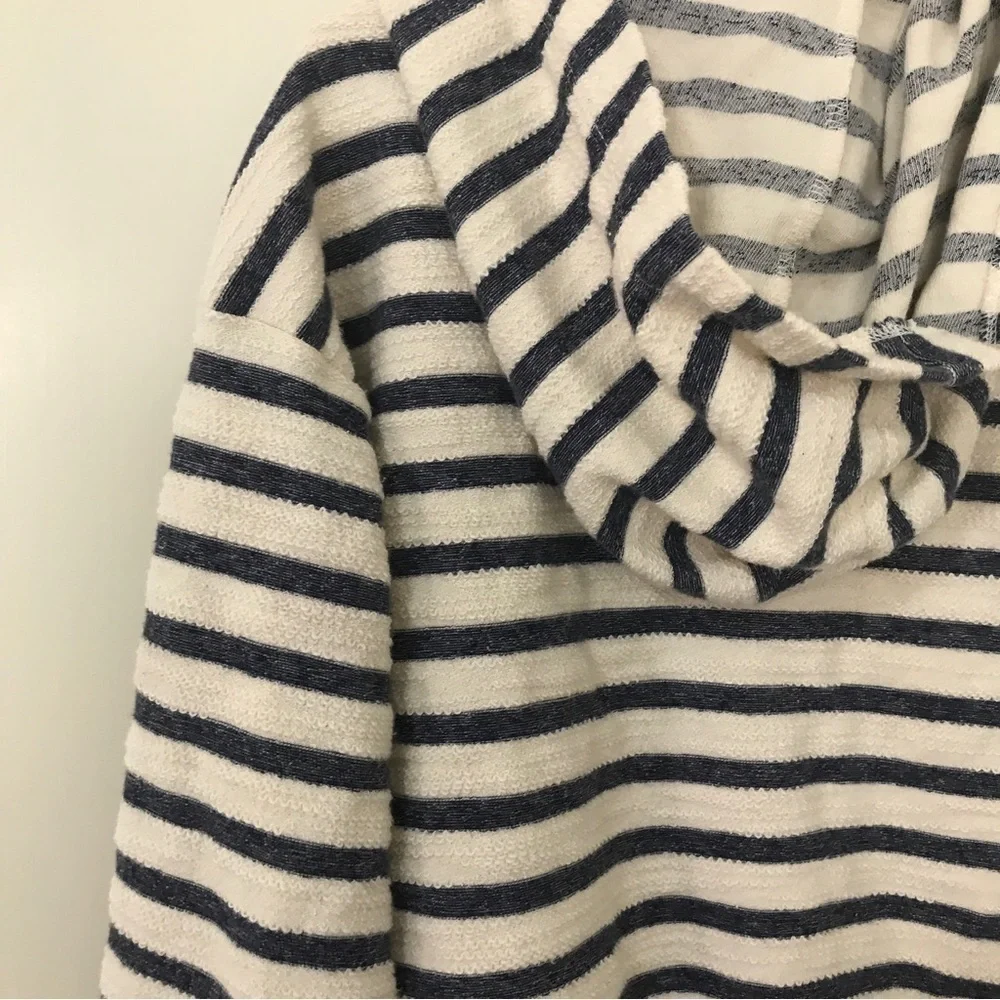 3/$15 old navy boys/kids 100% cotton blue and white stripe hoodie top
